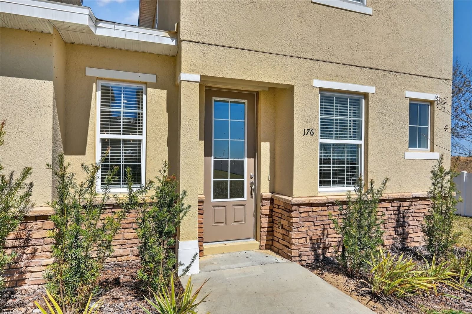 176 HOLLY VILLAGE