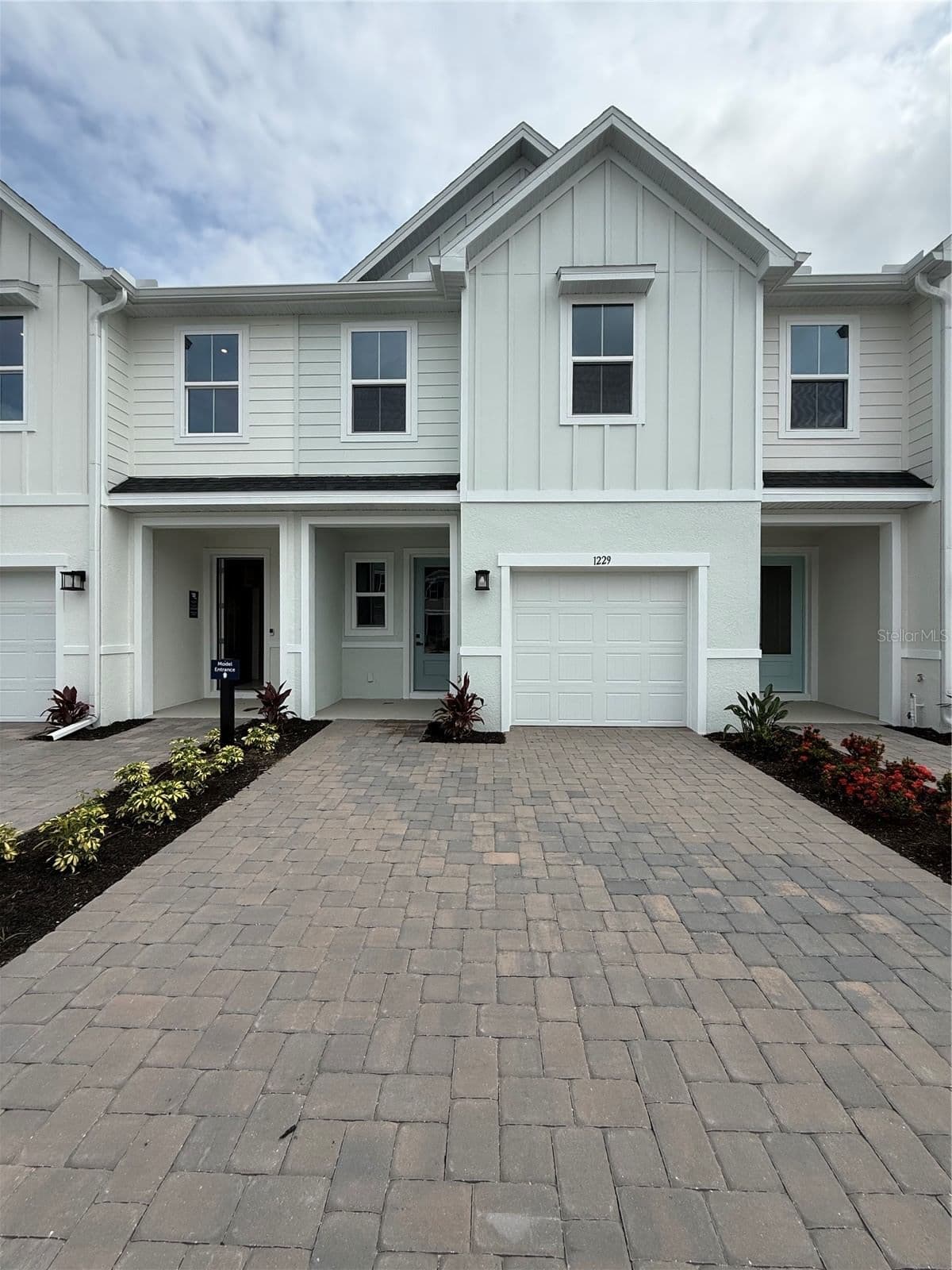 1229 PINEYWOOD FIELD