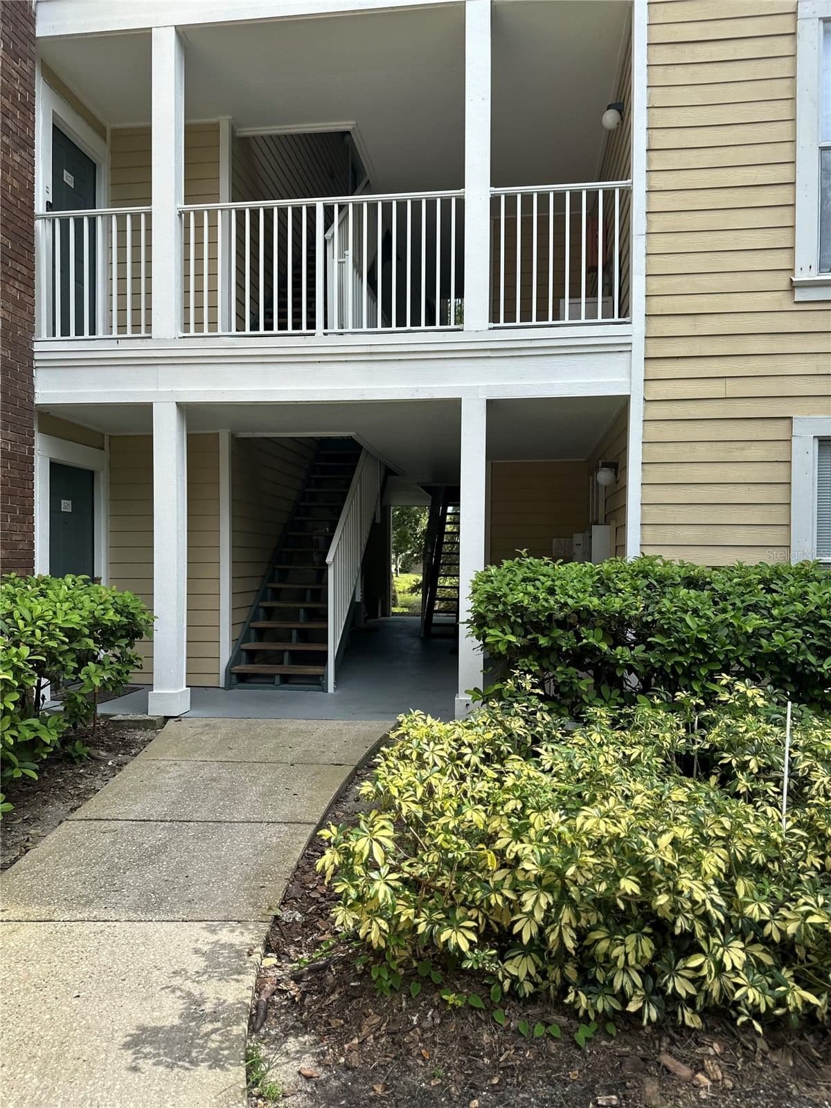 10024 STRAFFORD OAK