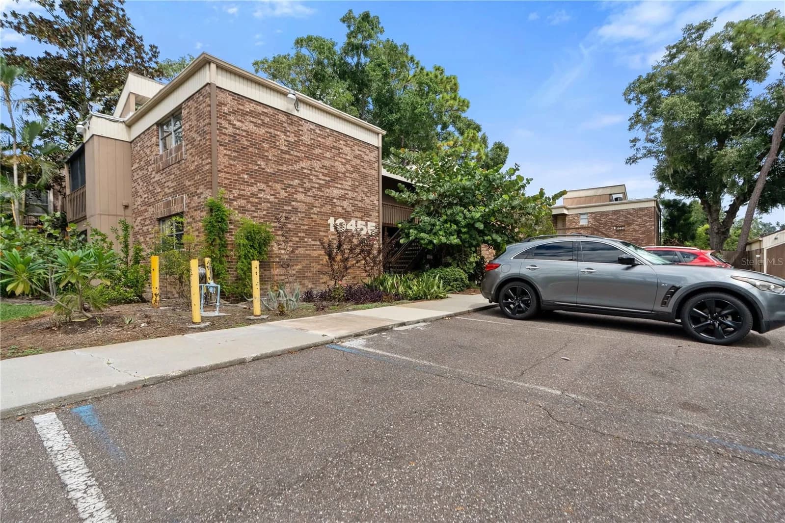 10455 CARROLLBROOK Court #114
